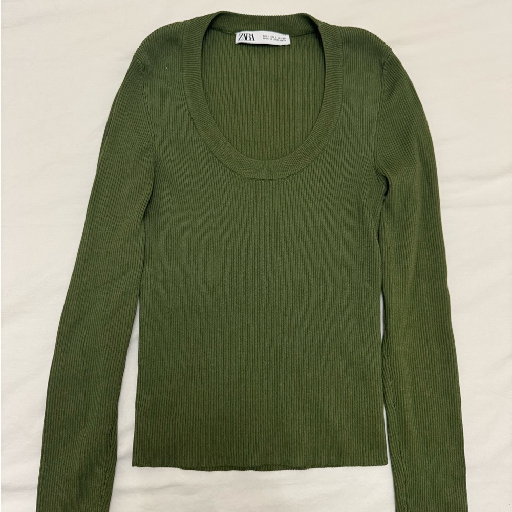 Zara Ribbed Crew Neck Sweater/Top in Olive